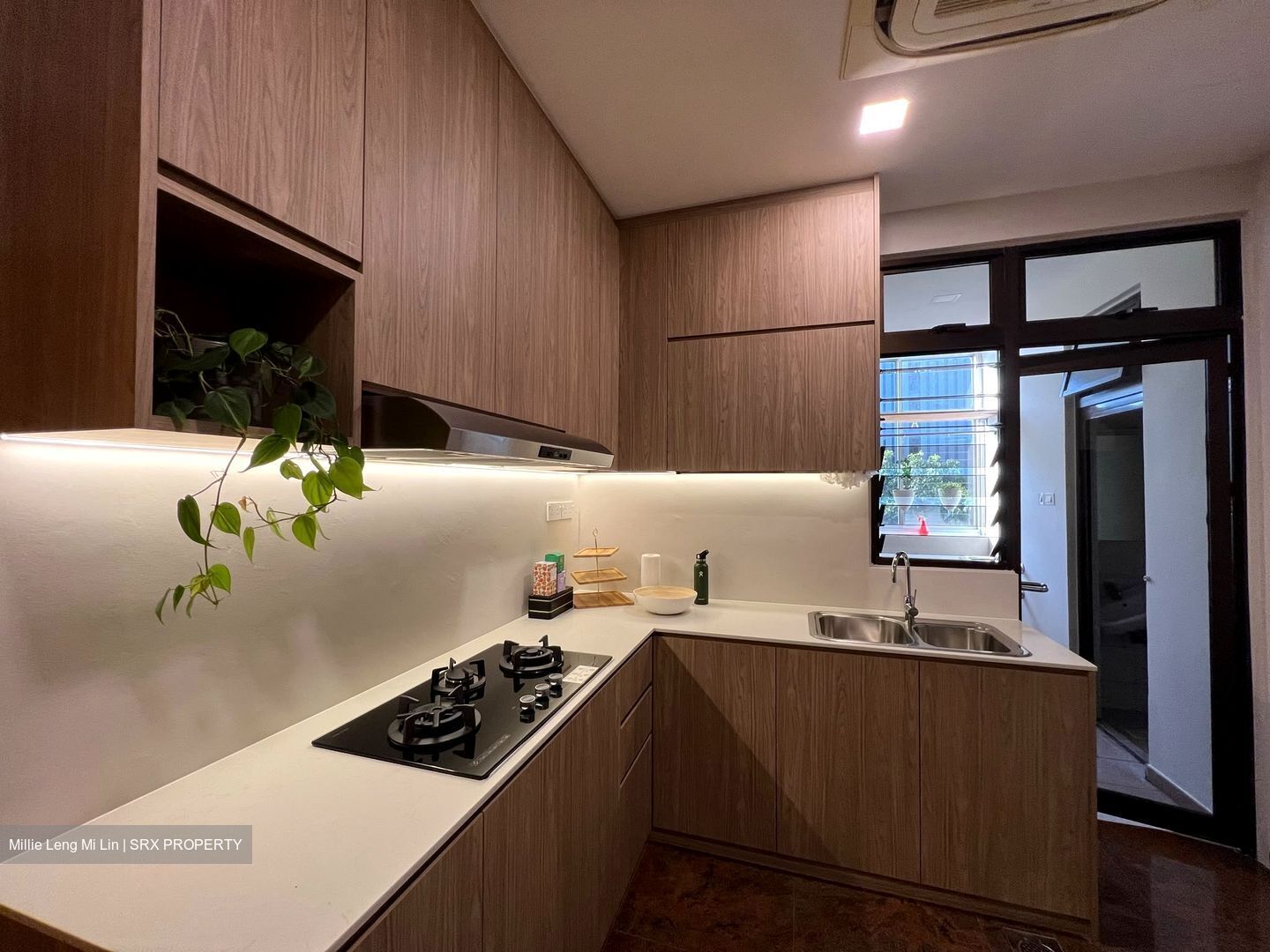 Manhattan Mansions (D10), Apartment #588211241